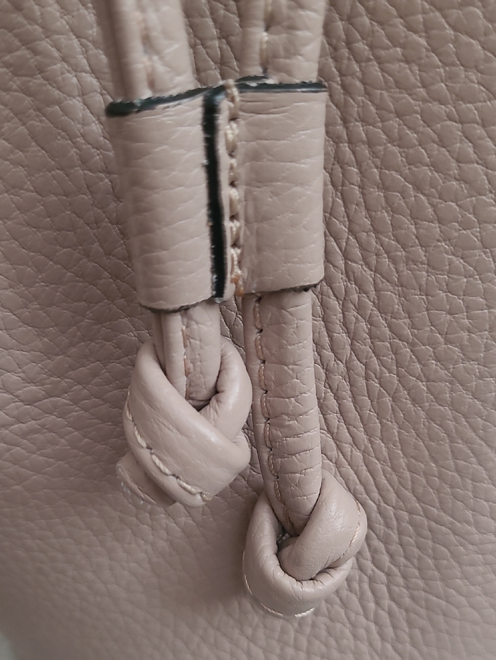 NWOT Beige Bucket Bag with Gold Hardware - Picture 11 of 16